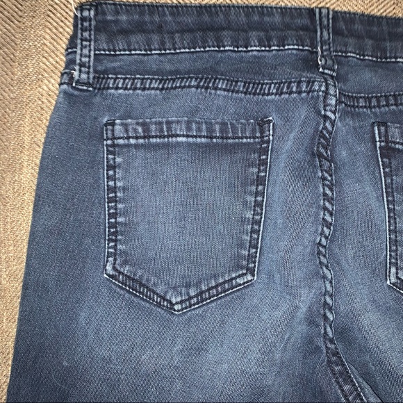 EUC Kut from the Kloth Jennifer Ultra Skinny Jeans Size 8. - Picture 5 of 10